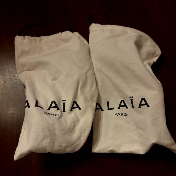 Alaïa's 'La Bombe' studded beige sandals - size IT40 (9.5) - Picture 2 of 9